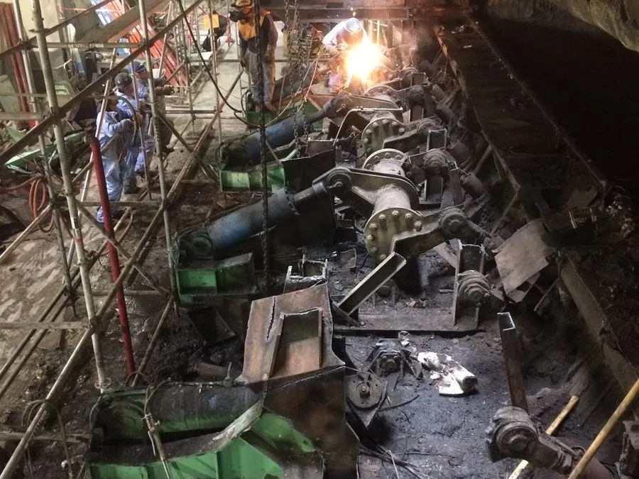 Drag-chain conveyor section replacement